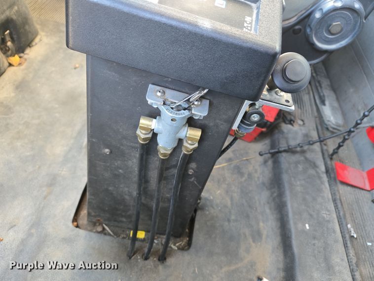 image for item EJ7359 1999 International 2674 semi truck