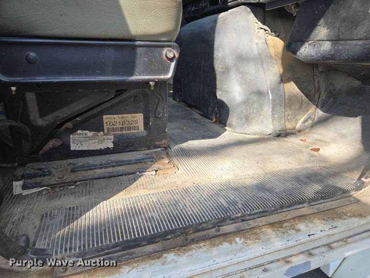 image for item EJ7359 1999 International 2674 semi truck