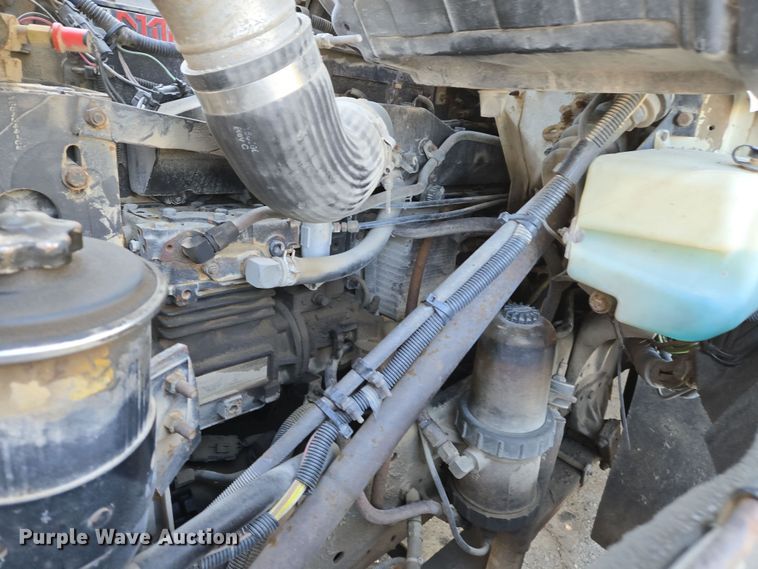 image for item EJ7359 1999 International 2674 semi truck