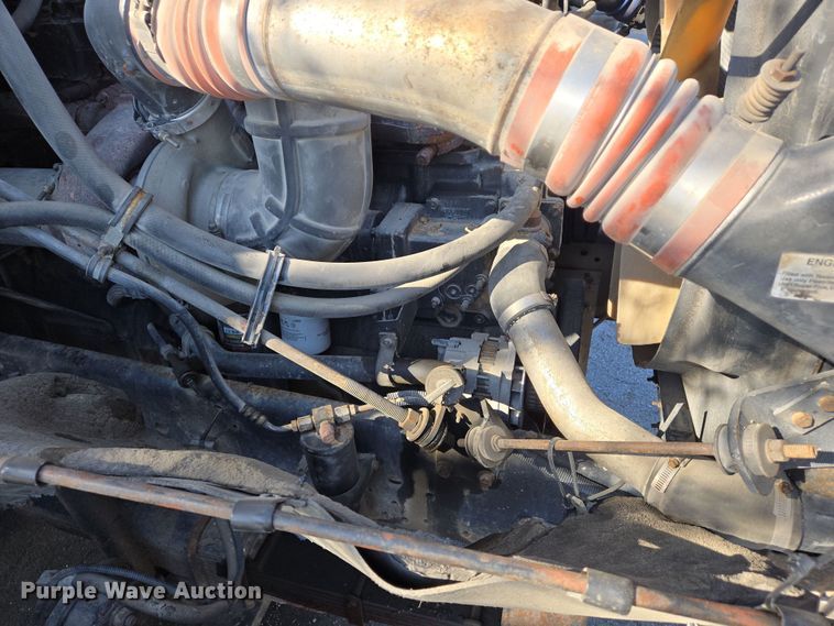 image for item EJ7359 1999 International 2674 semi truck