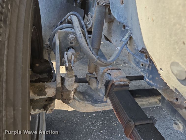 image for item EJ7359 1999 International 2674 semi truck