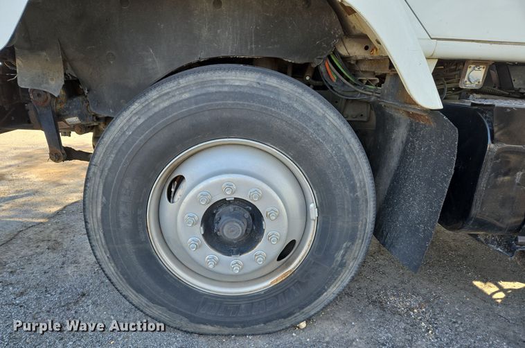 image for item EJ7359 1999 International 2674 semi truck