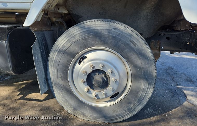 image for item EJ7359 1999 International 2674 semi truck