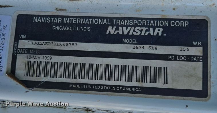 image for item EJ7359 1999 International 2674 semi truck