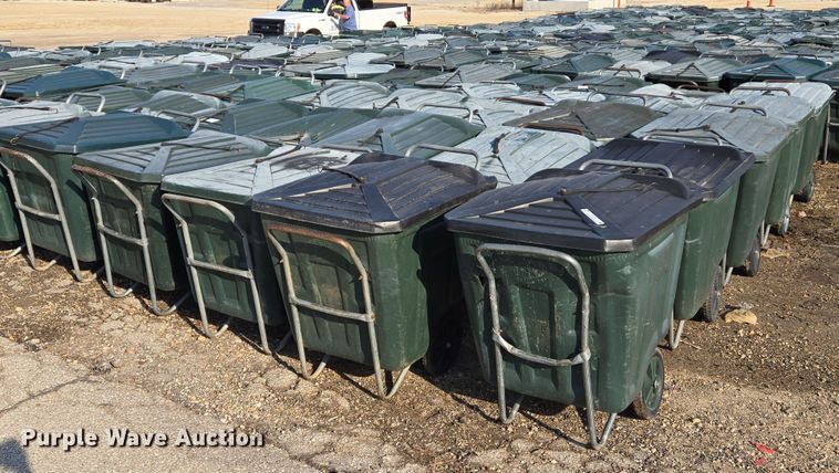 image for item EJ7367 Approximately 50 Ameri-Kart trash carts