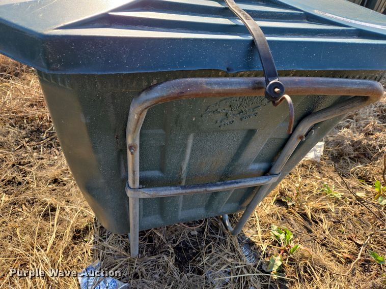 image for item EJ7371 Approximately 50 Ameri-Kart trash carts