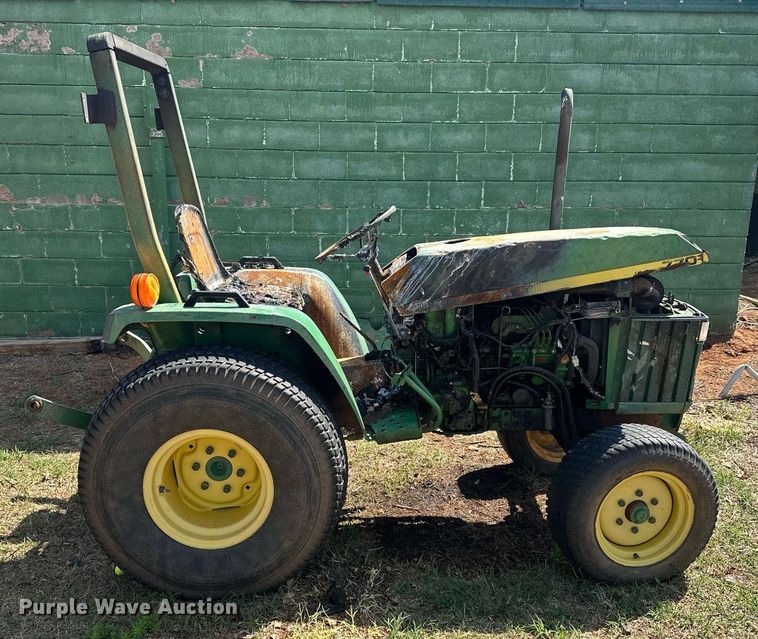 image for item EJ8505 1996 John Deere 770 tractor