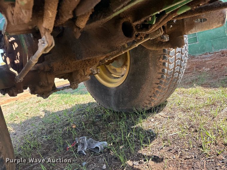 image for item EJ8505 1996 John Deere 770 tractor