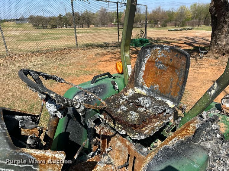 image for item EJ8505 1996 John Deere 770 tractor