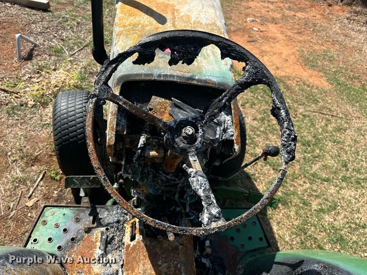 image for item EJ8505 1996 John Deere 770 tractor