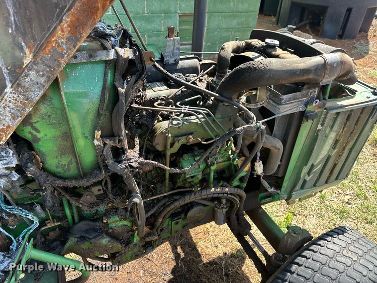 image for item EJ8505 1996 John Deere 770 tractor