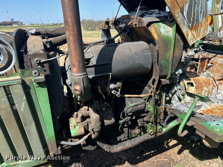 image for item EJ8505 1996 John Deere 770 tractor