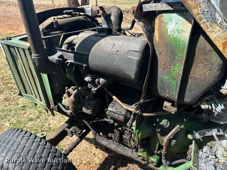 image for item EJ8505 1996 John Deere 770 tractor