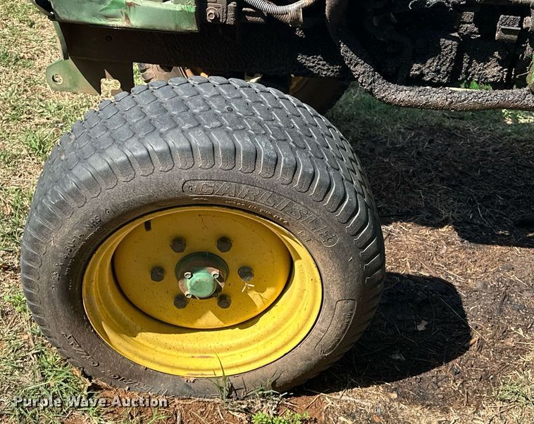 image for item EJ8505 1996 John Deere 770 tractor