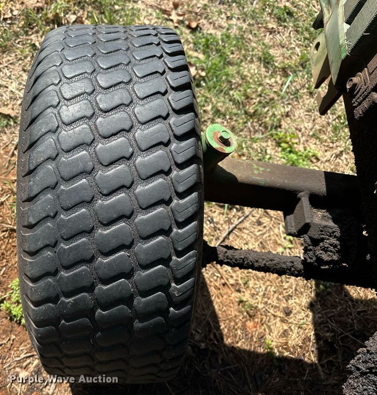 image for item EJ8505 1996 John Deere 770 tractor