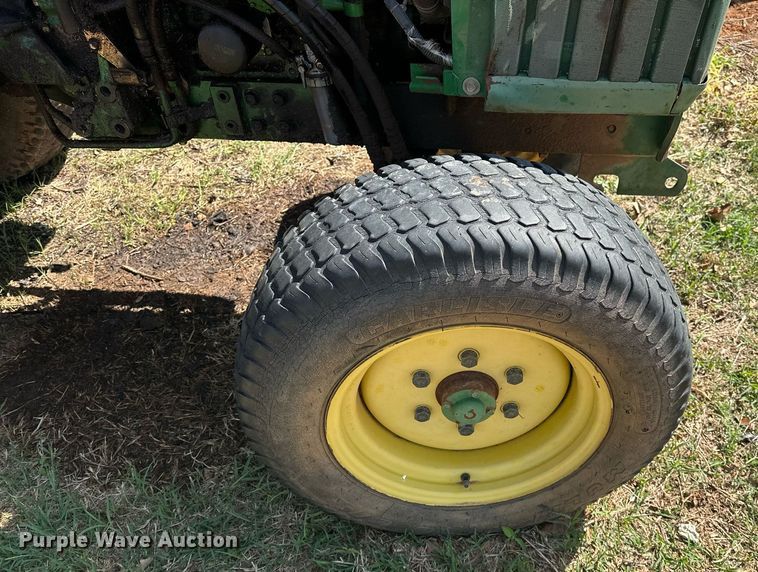 image for item EJ8505 1996 John Deere 770 tractor