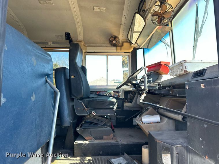 image for item EK0448 2003 Freightliner Thomas Built school bus