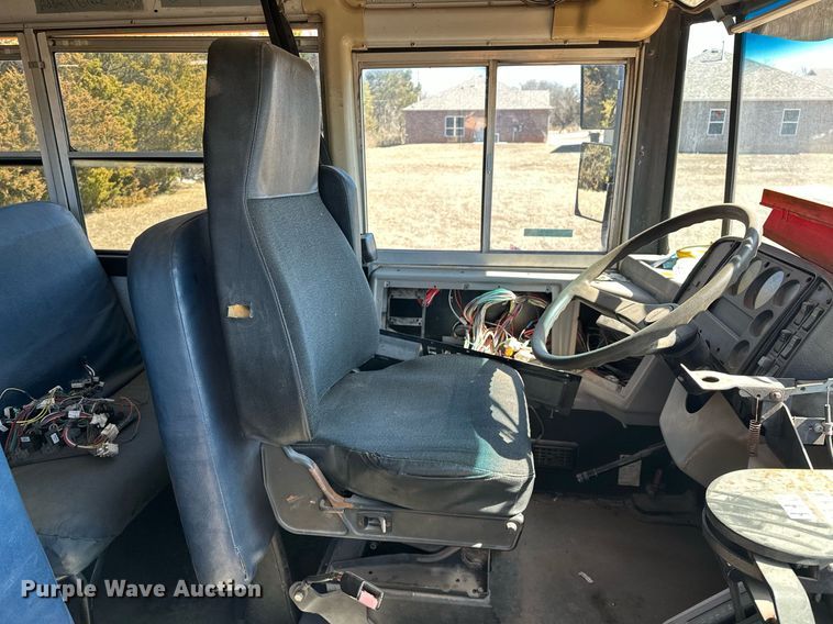 image for item EK0448 2003 Freightliner Thomas Built school bus