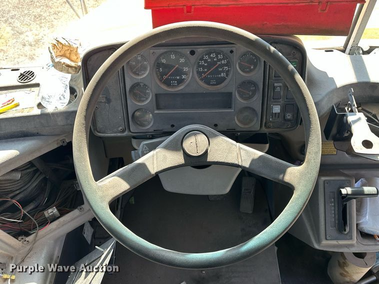 image for item EK0448 2003 Freightliner Thomas Built school bus