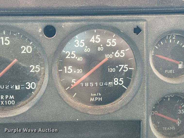 image for item EK0448 2003 Freightliner Thomas Built school bus