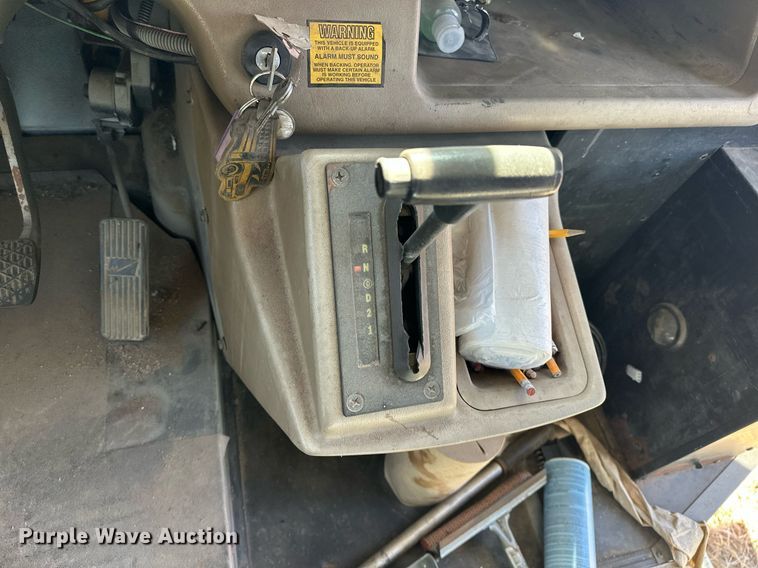 image for item EK0448 2003 Freightliner Thomas Built school bus