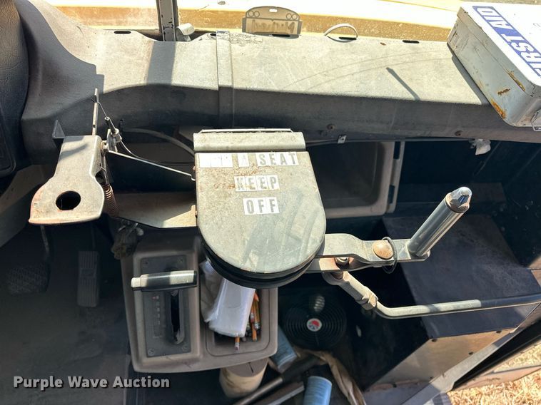 image for item EK0448 2003 Freightliner Thomas Built school bus