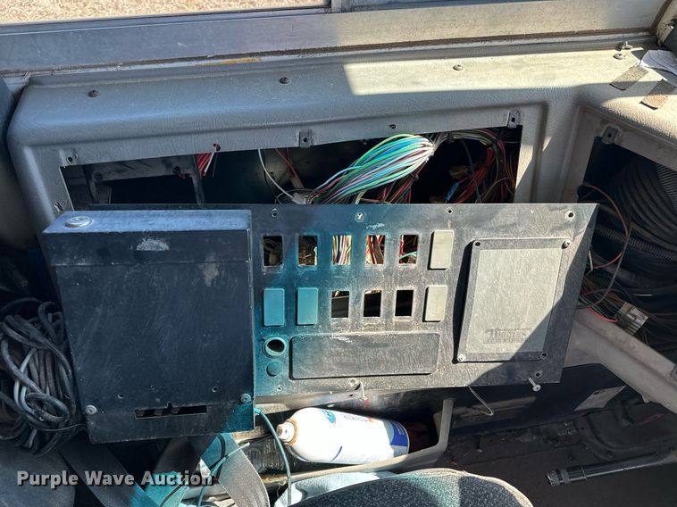 image for item EK0448 2003 Freightliner Thomas Built school bus