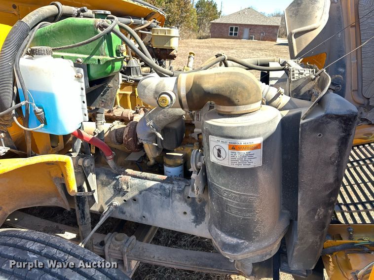 image for item EK0448 2003 Freightliner Thomas Built school bus