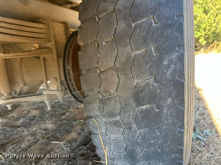 image for item EK0448 2003 Freightliner Thomas Built school bus