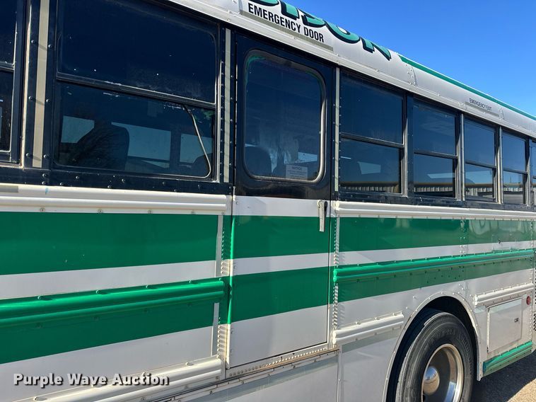 image for item EK0469 2005 Thomas Built Conventional coach bus