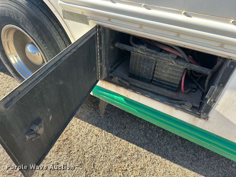 image for item EK0469 2005 Thomas Built Conventional coach bus