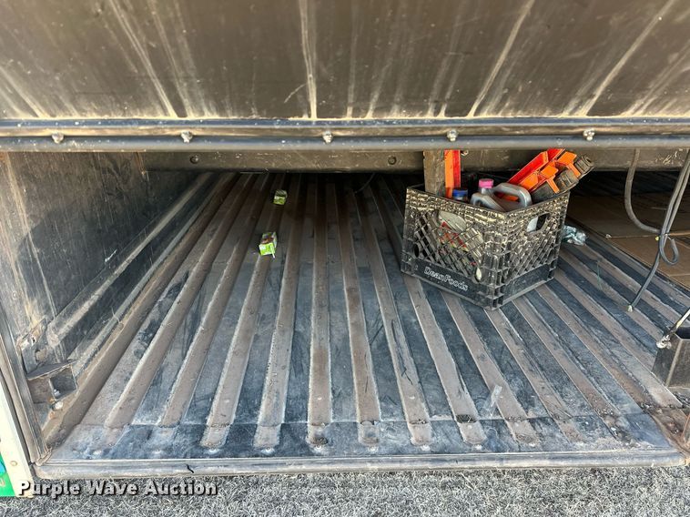 image for item EK0469 2005 Thomas Built Conventional coach bus