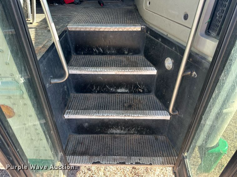 image for item EK0469 2005 Thomas Built Conventional coach bus