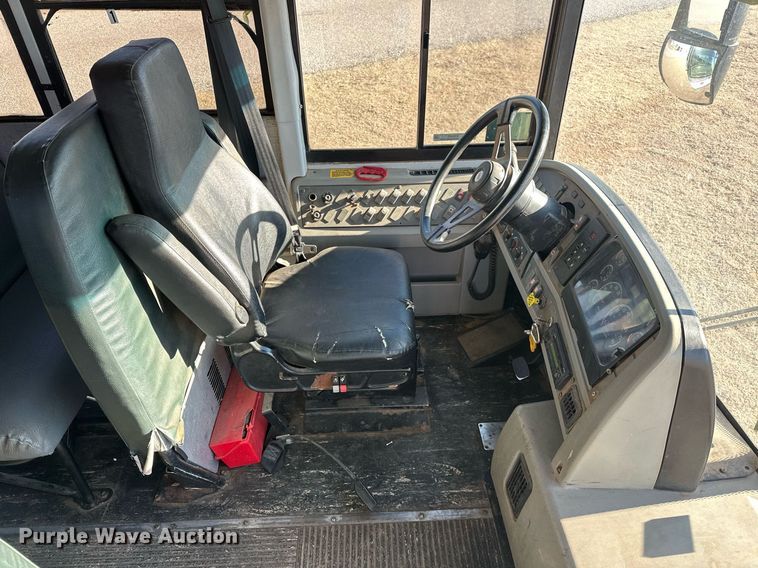 image for item EK0469 2005 Thomas Built Conventional coach bus