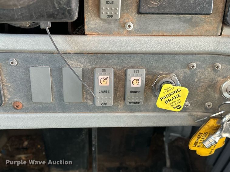 image for item EK0469 2005 Thomas Built Conventional coach bus