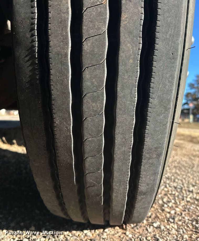 image for item EK0469 2005 Thomas Built Conventional coach bus