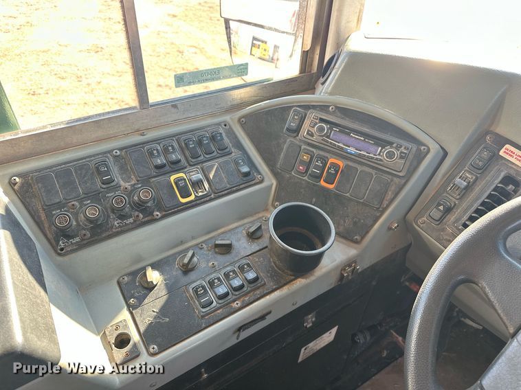 image for item EK0470 2009 Blue Bird Vision school bus