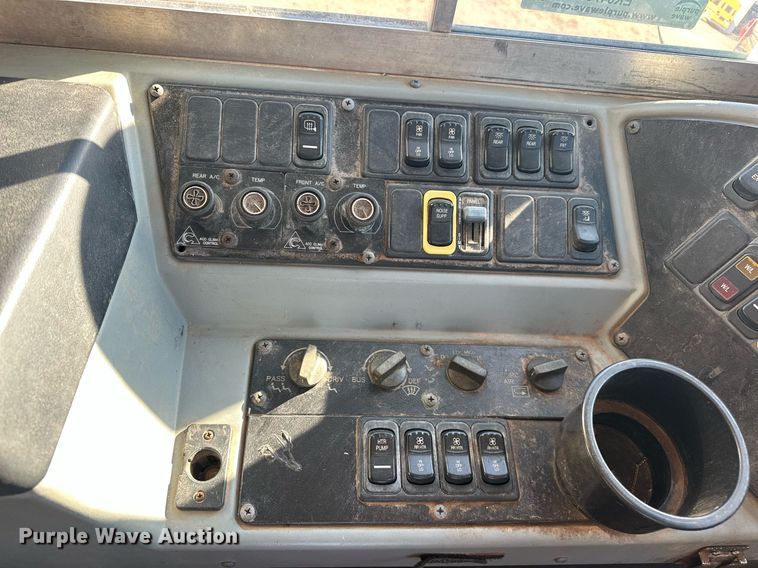 image for item EK0470 2009 Blue Bird Vision school bus