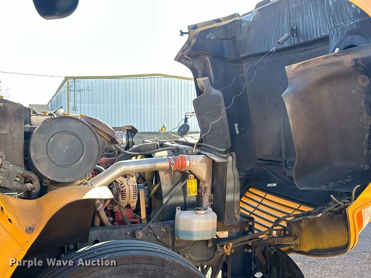 image for item EK0470 2009 Blue Bird Vision school bus