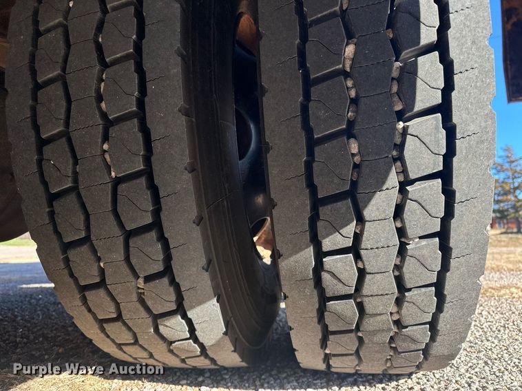 image for item EK0470 2009 Blue Bird Vision school bus