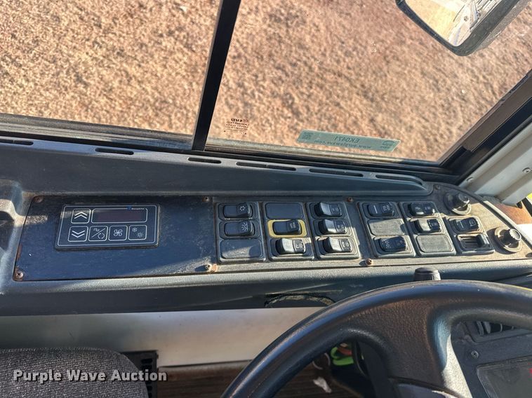 image for item EK0471 2015 Blue Bird All American school bus