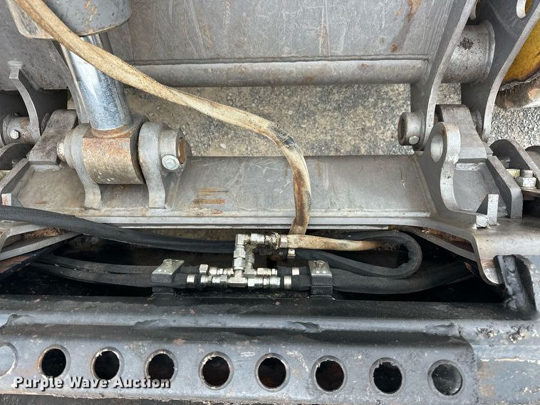 image for item EK0500 2016 Volvo MCT135C T4 tracked skid steer loader