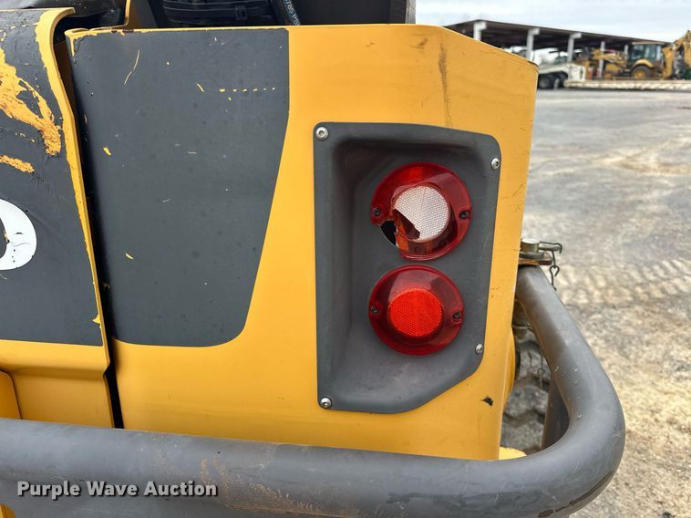 image for item EK0500 2016 Volvo MCT135C T4 tracked skid steer loader