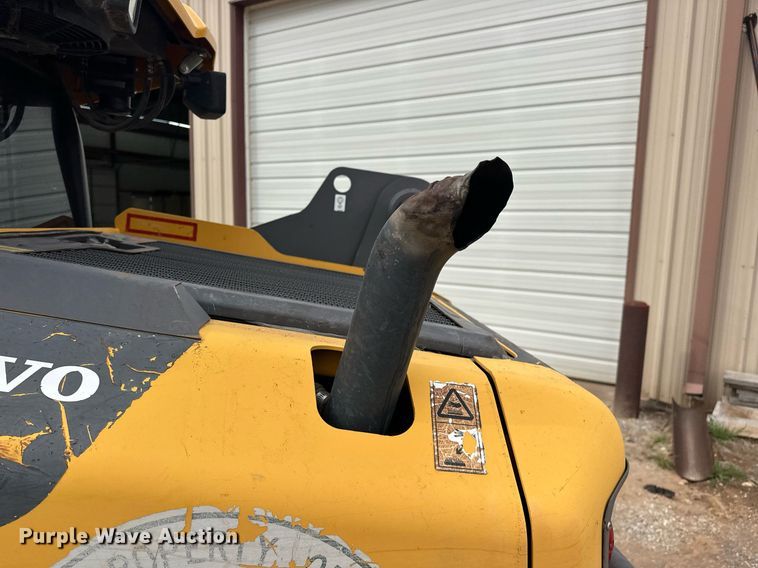 image for item EK0500 2016 Volvo MCT135C T4 tracked skid steer loader