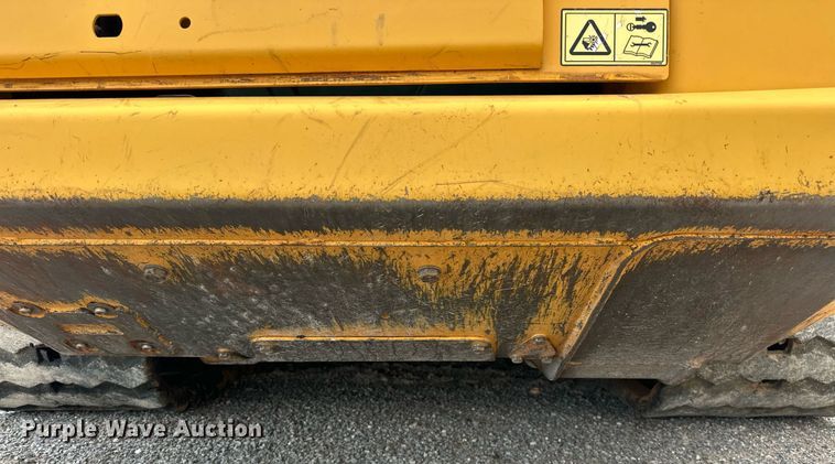 image for item EK0500 2016 Volvo MCT135C T4 tracked skid steer loader