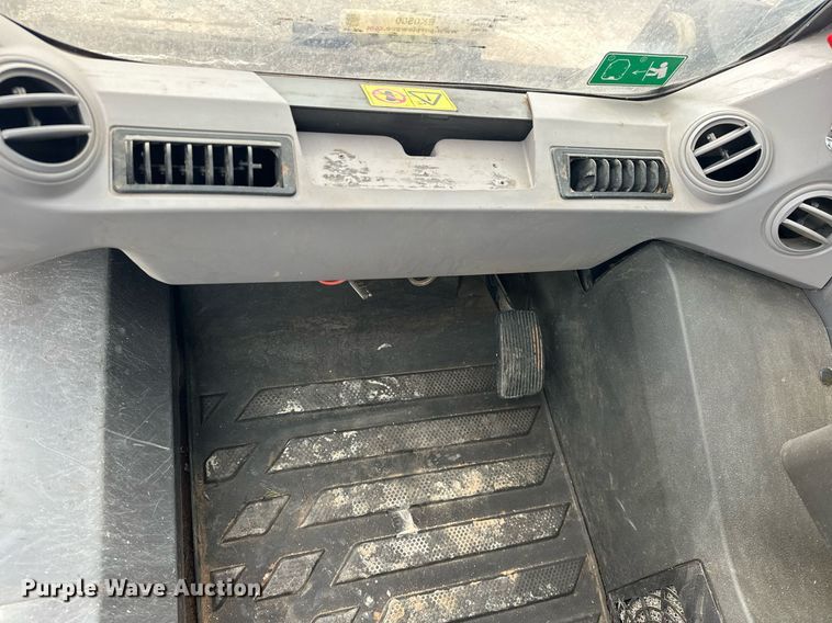 image for item EK0500 2016 Volvo MCT135C T4 tracked skid steer loader