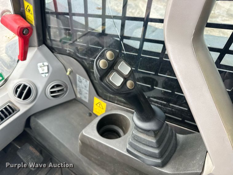 image for item EK0500 2016 Volvo MCT135C T4 tracked skid steer loader