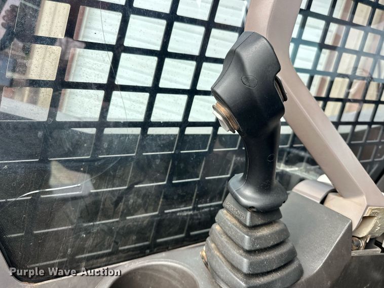 image for item EK0500 2016 Volvo MCT135C T4 tracked skid steer loader