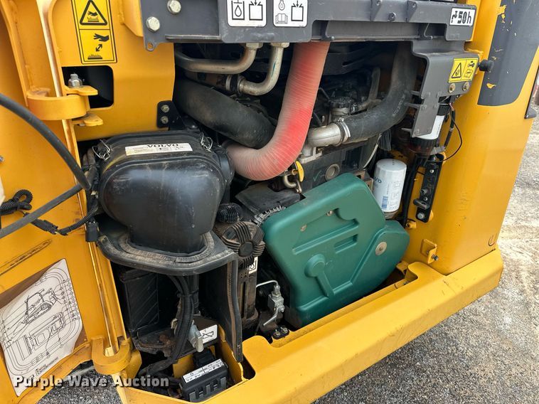 image for item EK0500 2016 Volvo MCT135C T4 tracked skid steer loader