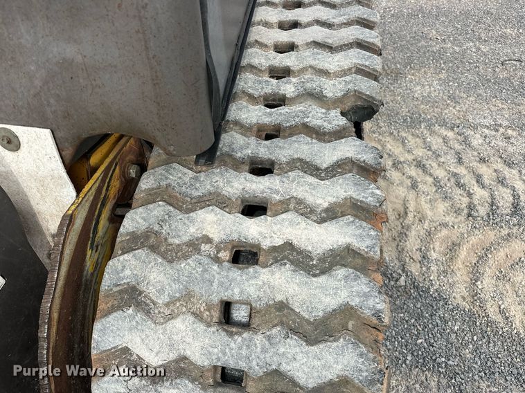 image for item EK0500 2016 Volvo MCT135C T4 tracked skid steer loader